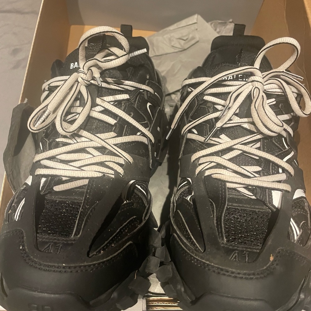 Black and white balenciaga tracks
